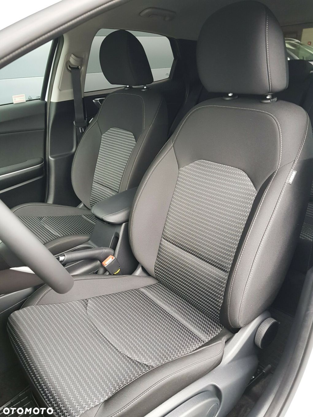 Kia XCeed 1.5 T-GDI M - 11