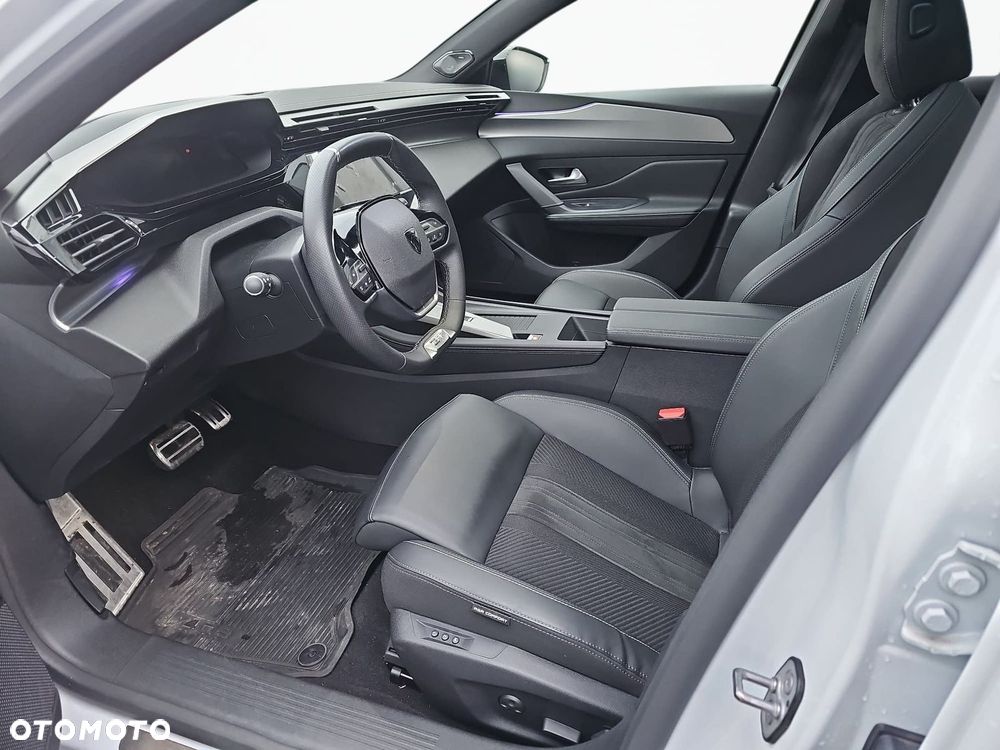 Peugeot 408 - 10