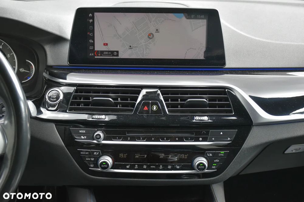 BMW Seria 5 530i xDrive M Sport Edition - 31