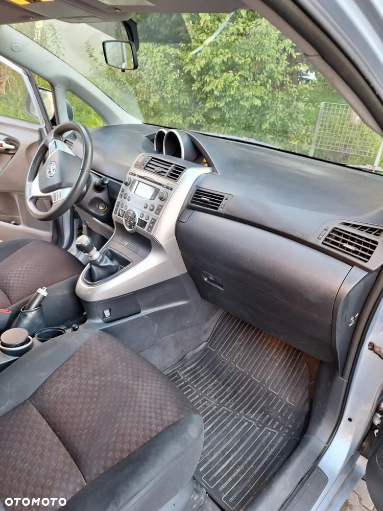 Toyota Verso 2.0 D-4D Luna 7os - 32