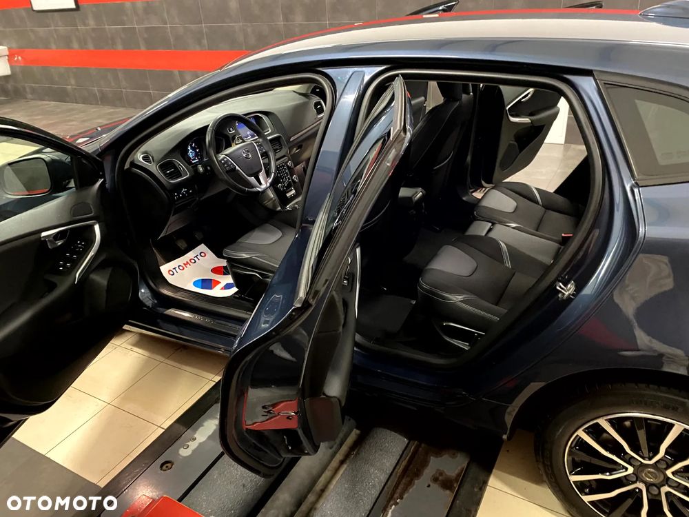 Volvo V40 D2 Summum - 16