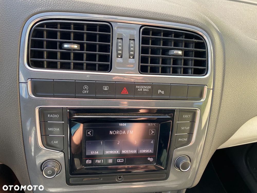 Volkswagen Polo 1.4 TDI (Blue Motion Technology) Comfortline - 16