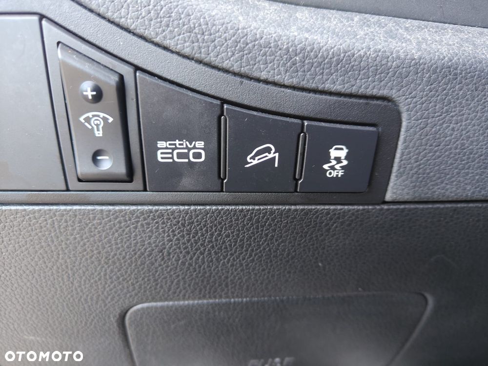 Kia Sportage 2.0 CRDI L AWD - 13