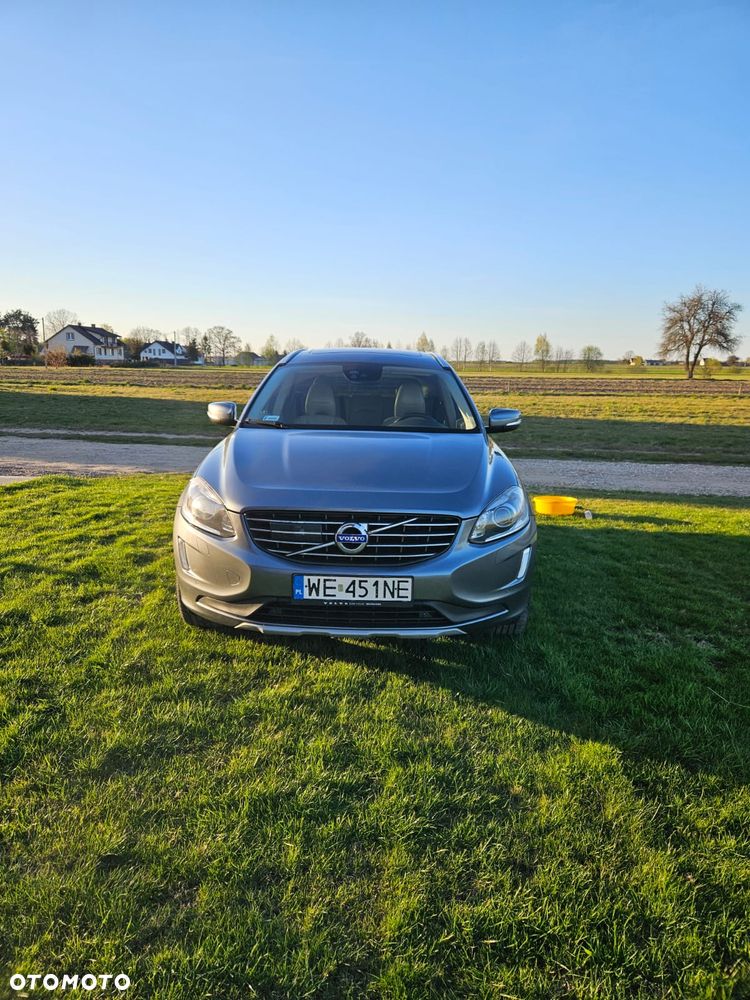 Volvo XC 60 T5 AWD Drive-E Momentum - 1