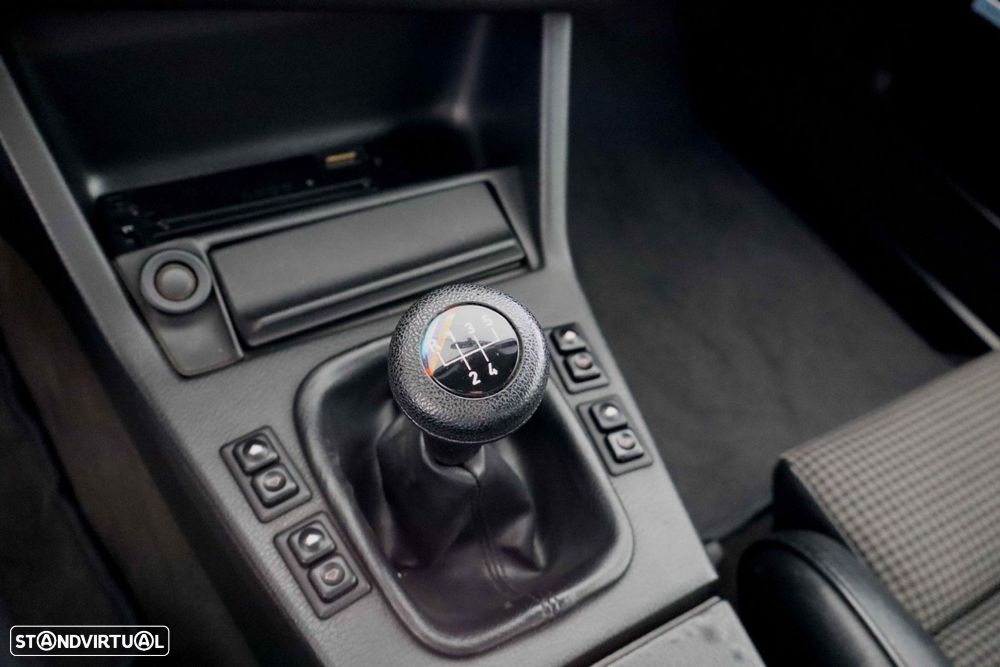 BMW 325 i Cabriolet - 16