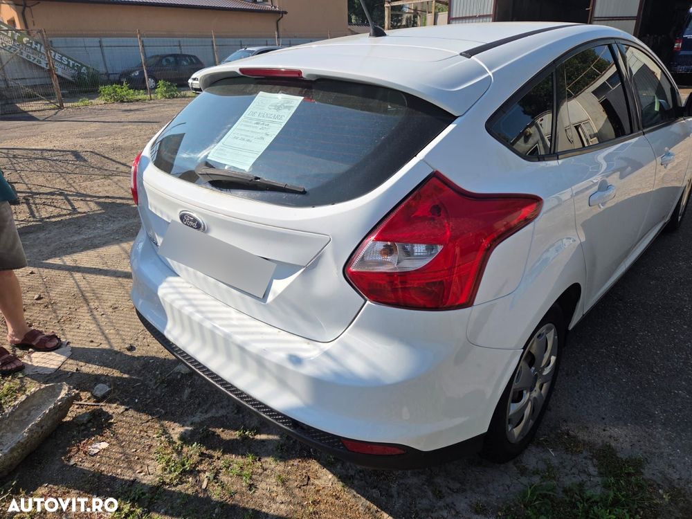 Ford Focus 1.6 TDCI DPF Ambiente - 5