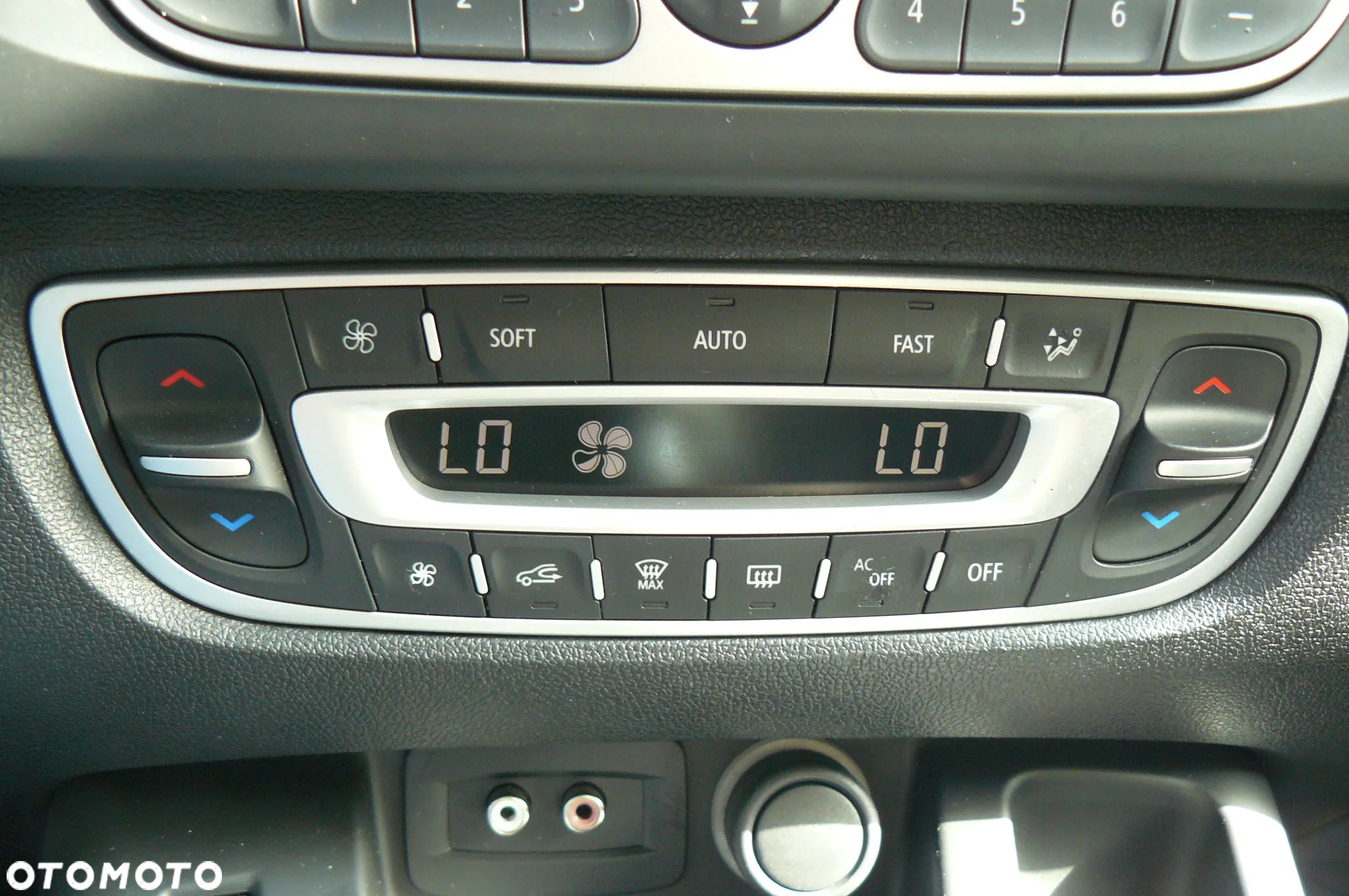 Renault Grand Scenic - 18