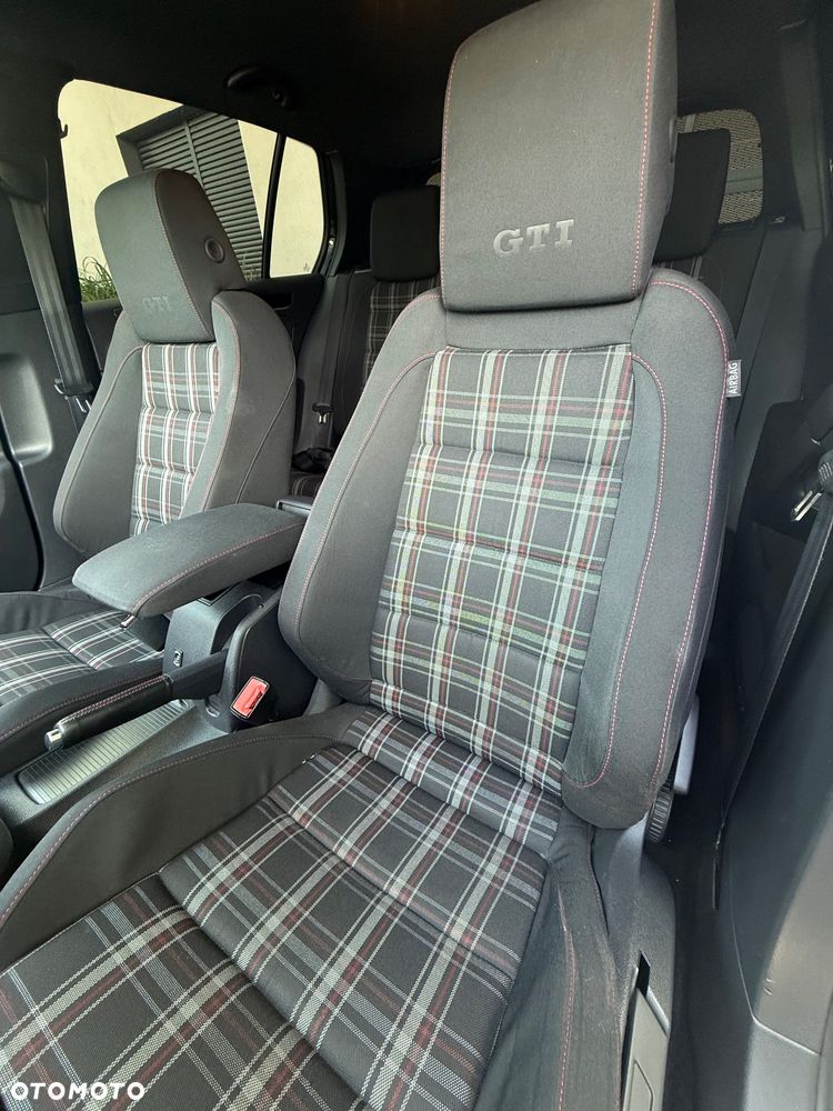 Volkswagen Golf 2.0 GTI - 19