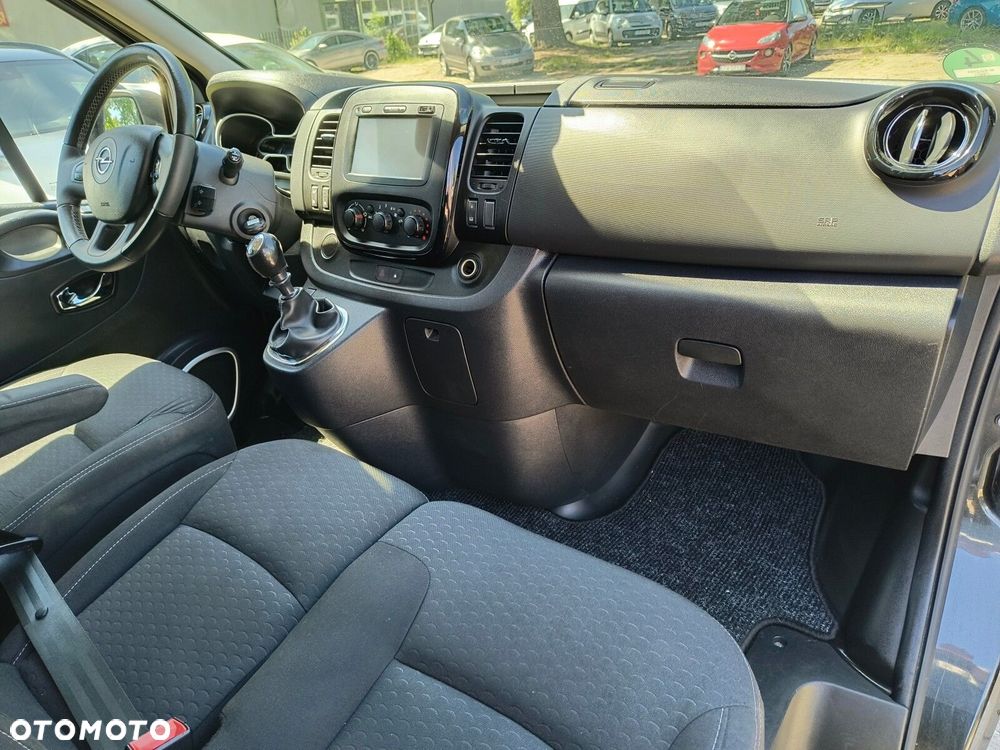 Opel Vivaro - 10