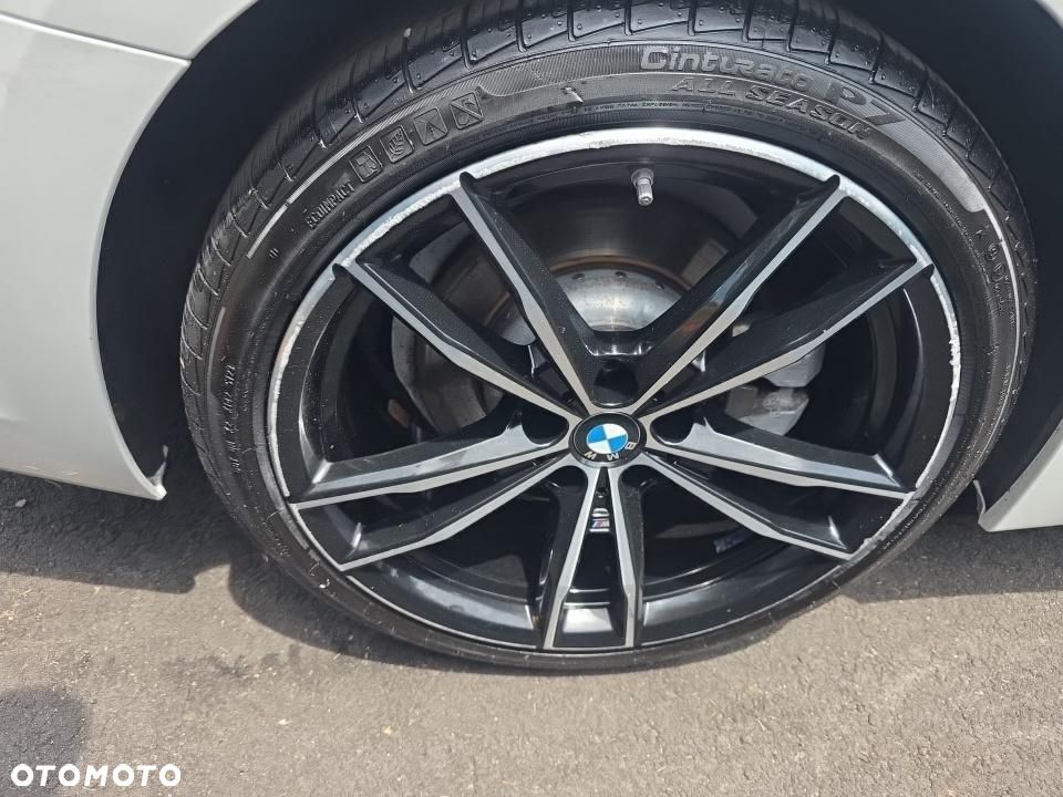 BMW Seria 3 330i xDrive M Sport - 18
