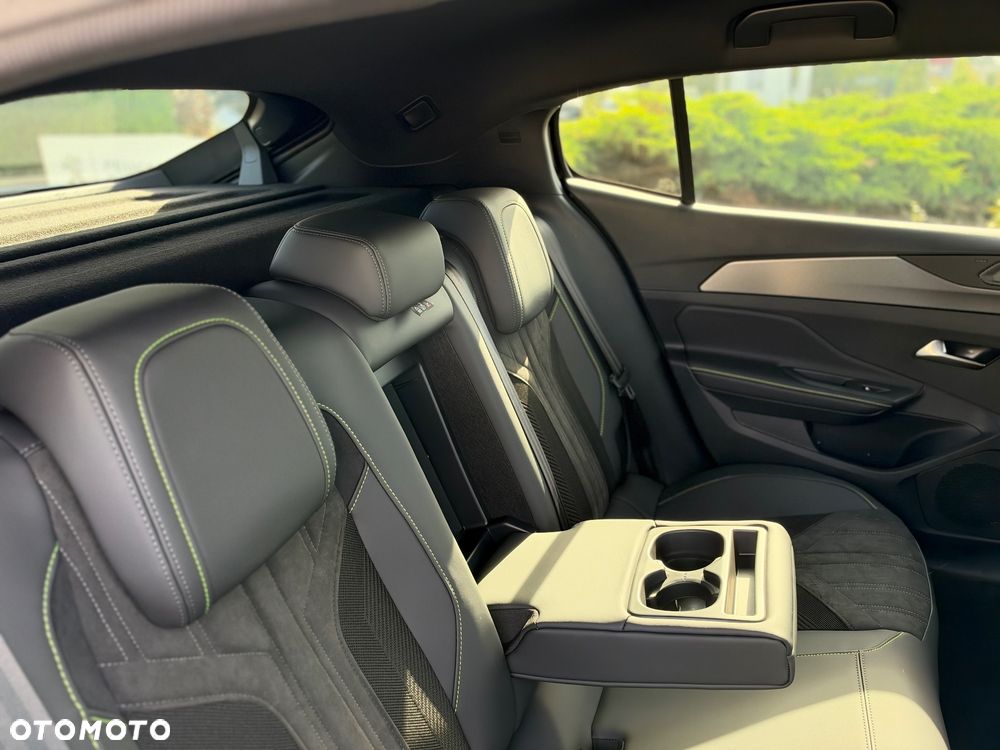 Peugeot 408 - 17