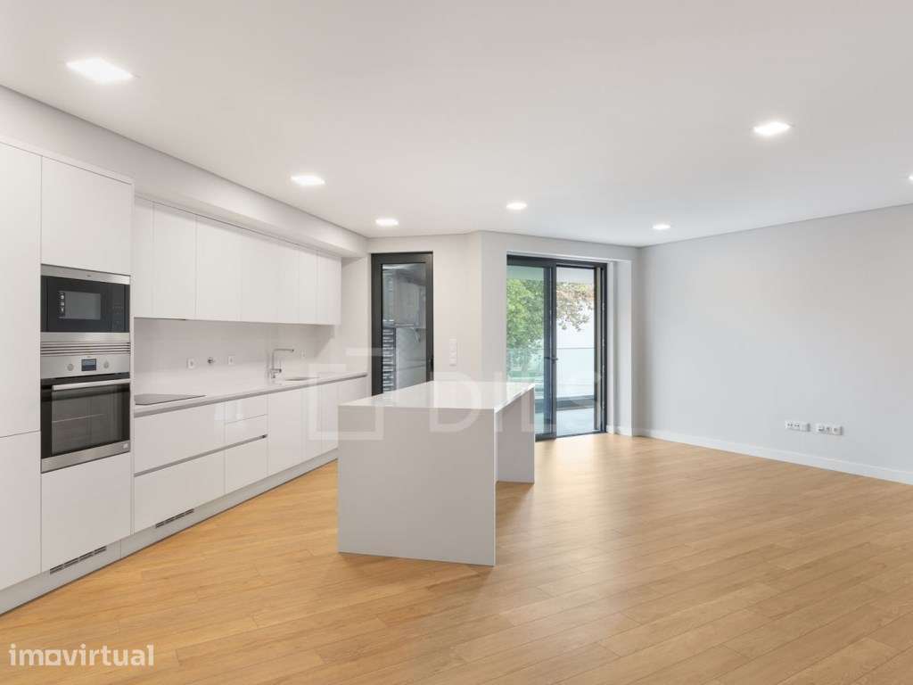 Apartamento T2 novo, na Parede, junto praia, com garagem e elevador - Grande imagem: 3/21