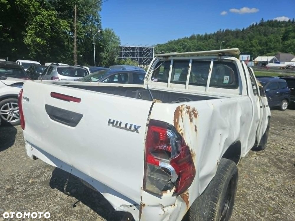 Toyota Hilux - 8