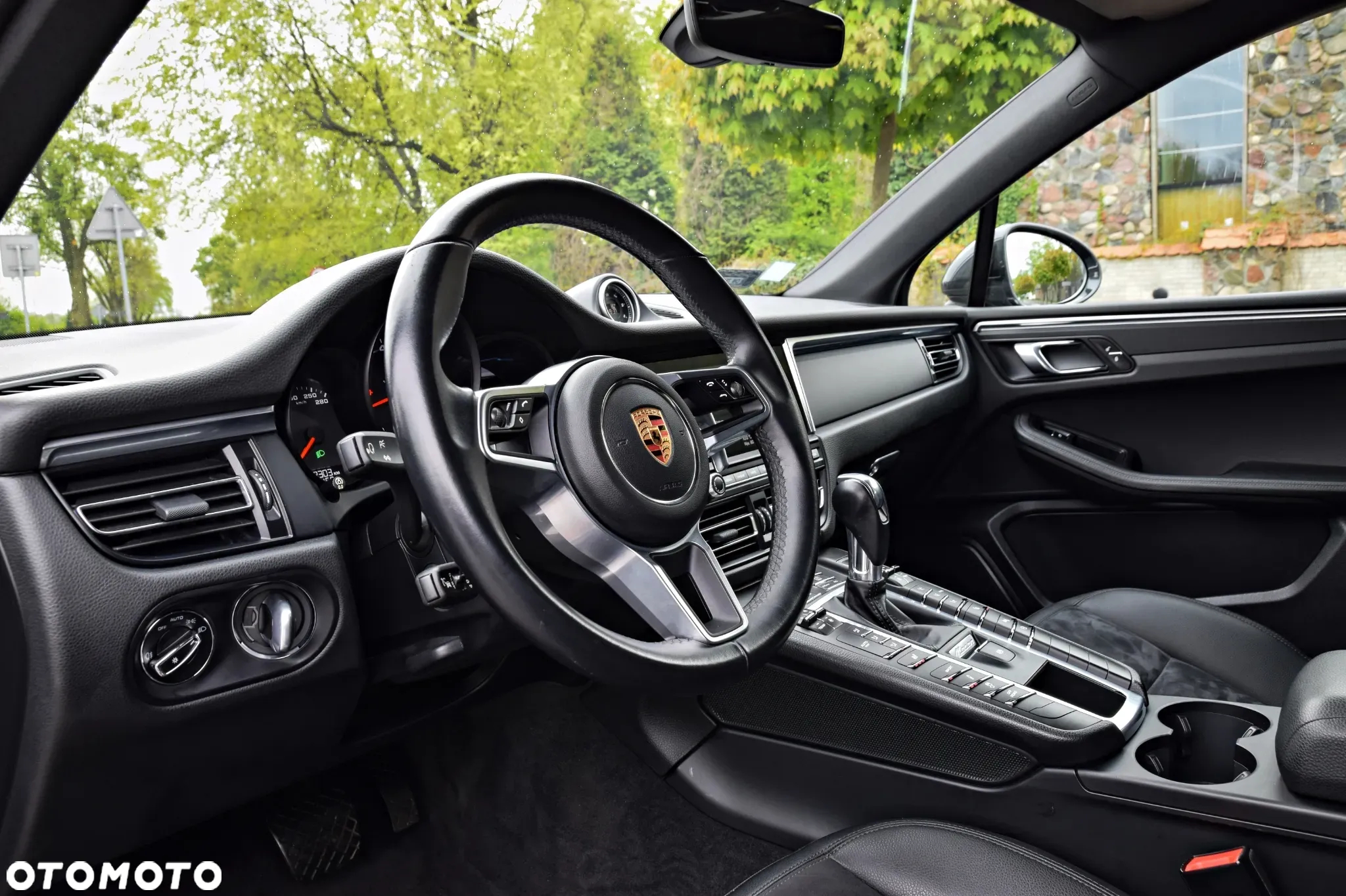 Porsche Macan Standard - 19