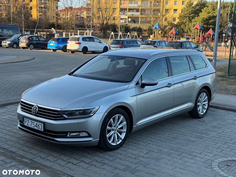 Volkswagen Passat - 1