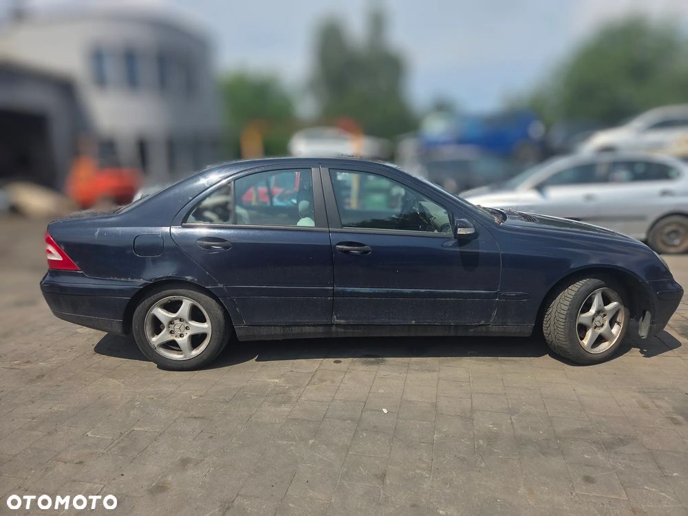 Mercedes-Benz C W203 C200  2.0 Kompressor 2000 na części - 3
