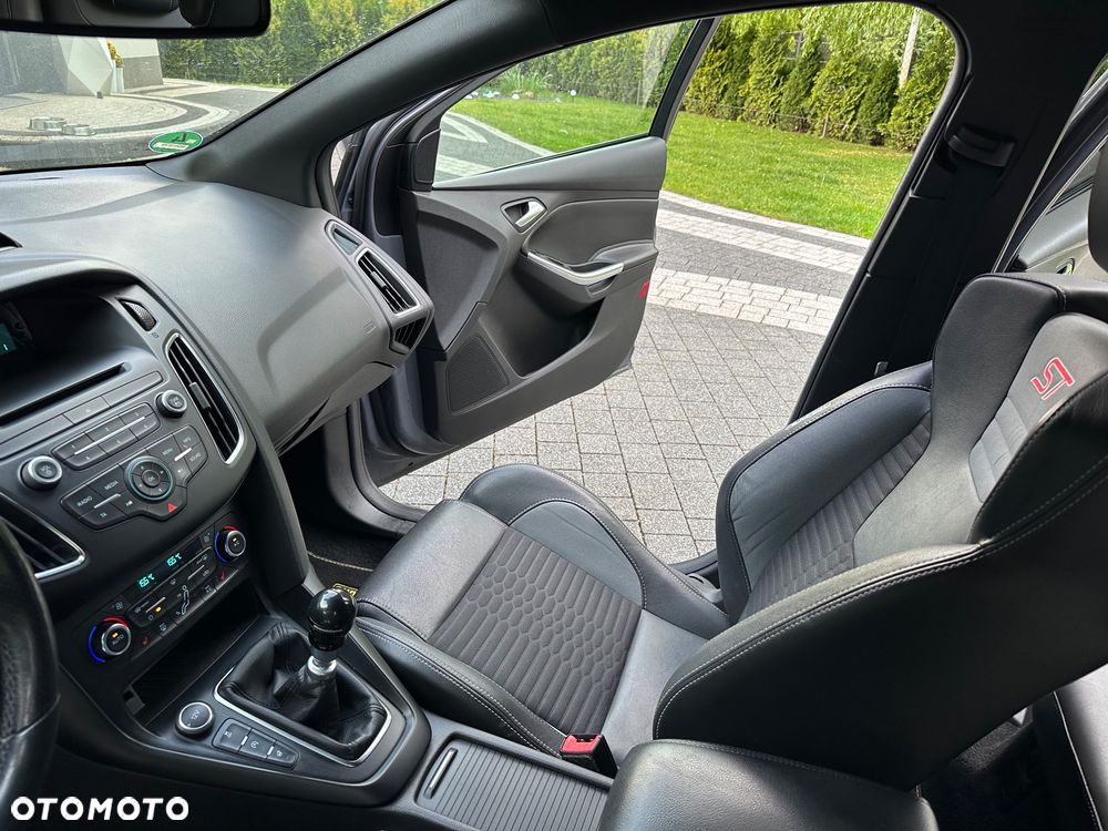 Ford Focus 2.0 TDCi ST mit Leder-Sport-Paket - 12