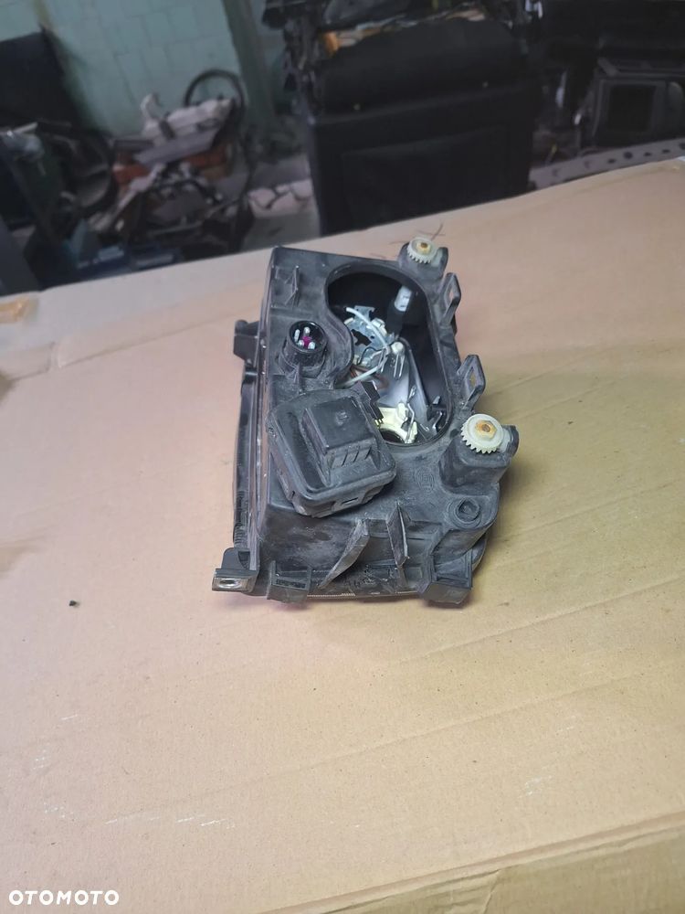 AUDI A3 8L lampa prawy przód  EU - 6