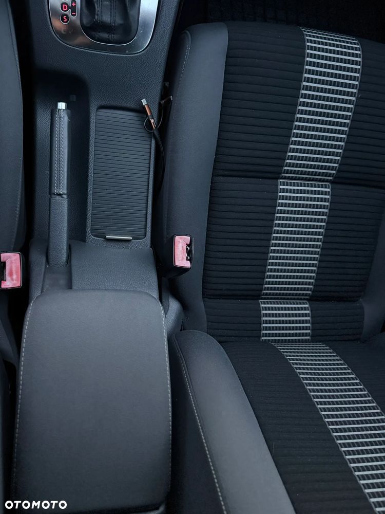 Volkswagen Golf - 8