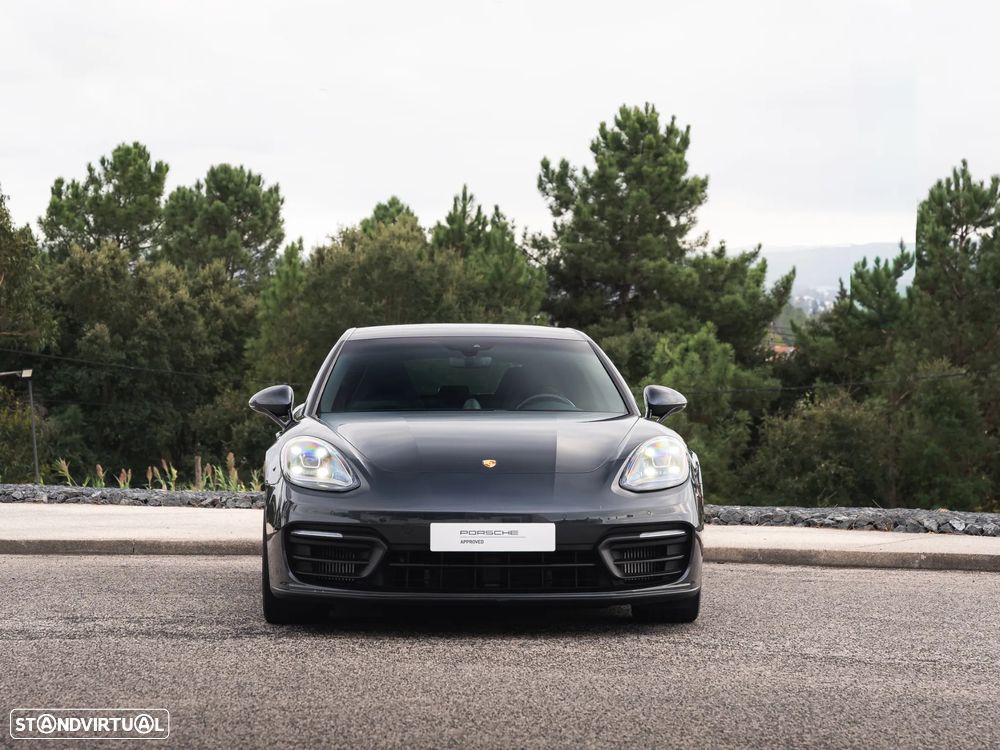 Porsche Panamera 4 E-Hybrid - 12