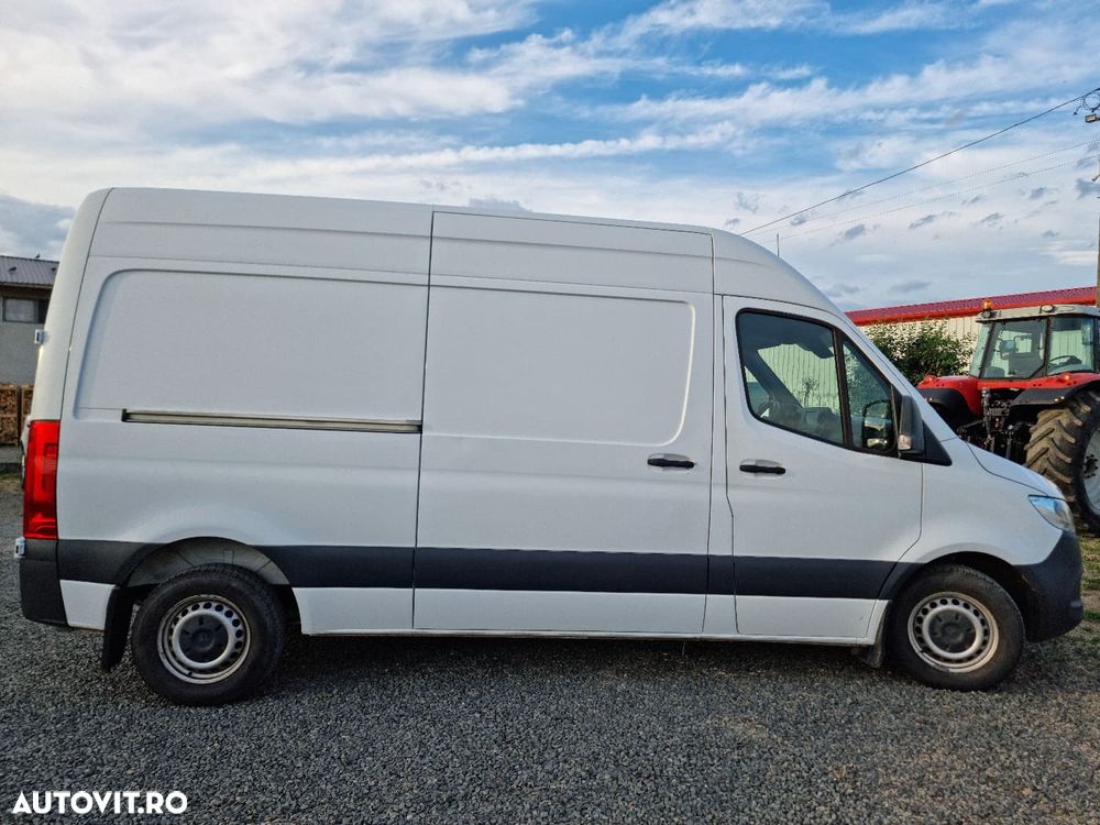 Mercedes-Benz Sprinter - 4