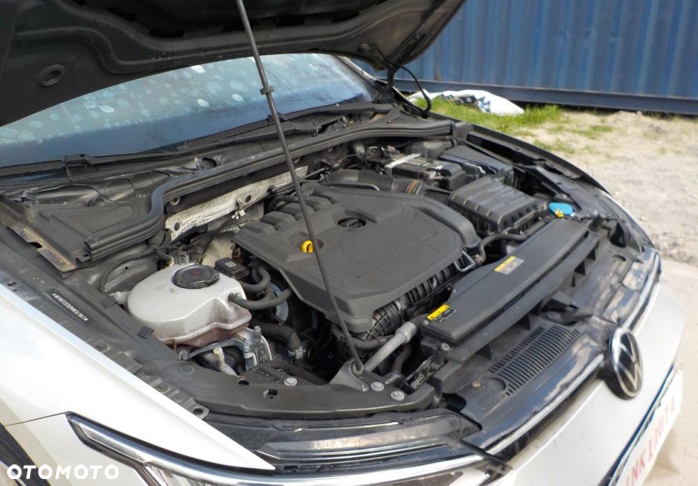 Volkswagen Golf - 5