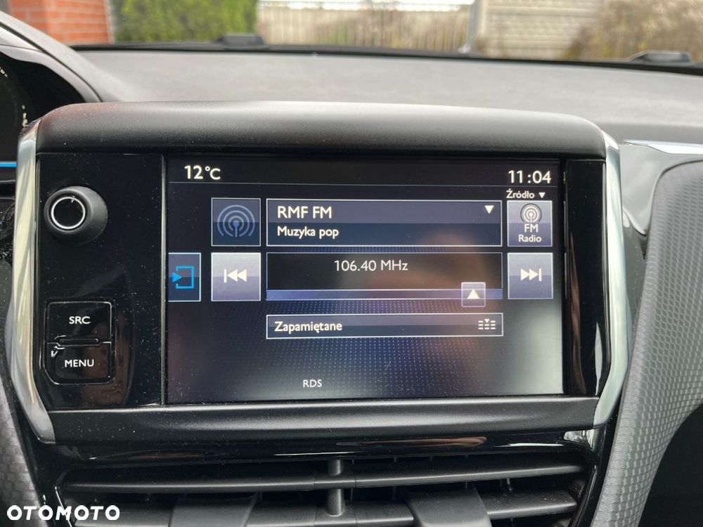 Peugeot 2008 1.2 Pure Tech Allure S&S - 11