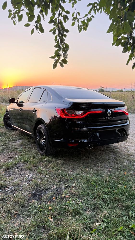 Renault Megane TCe Business - 3