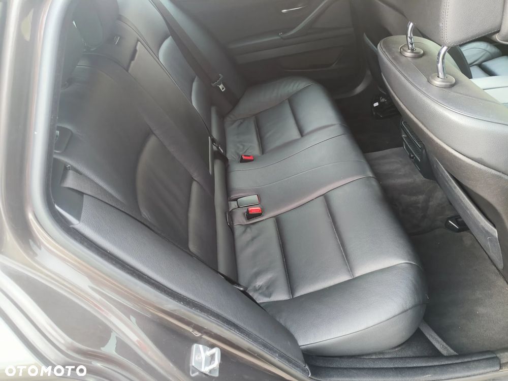 BMW Seria 5 523i Sport-Aut - 15