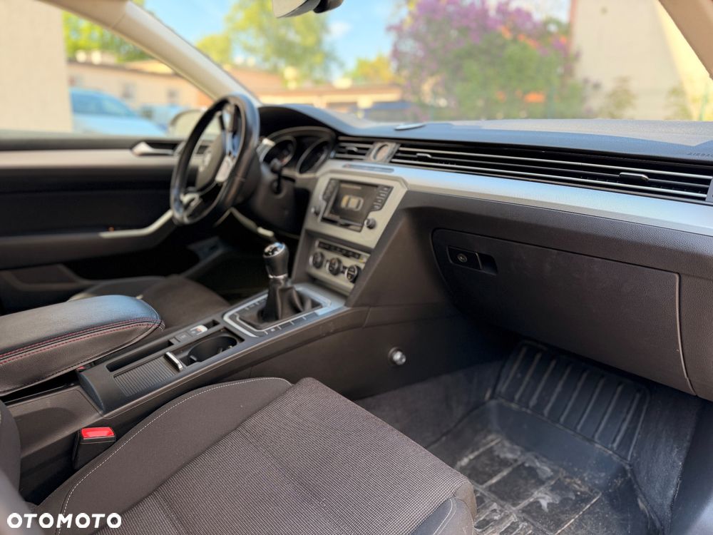 Volkswagen Passat 1.8 TSI BMT Comfortline - 11