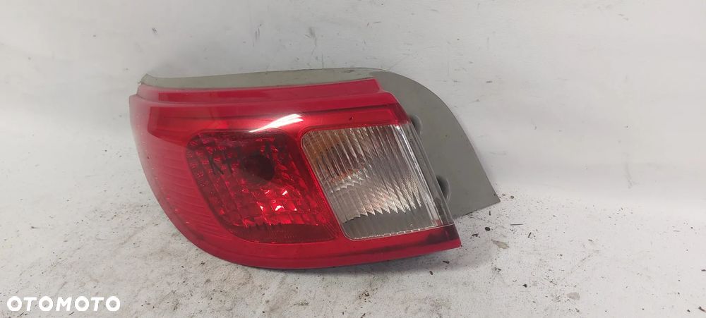 .  TYL TYLNA LAMPA LEWA MITSUBISHI COLT Z30 CABRIO - 2