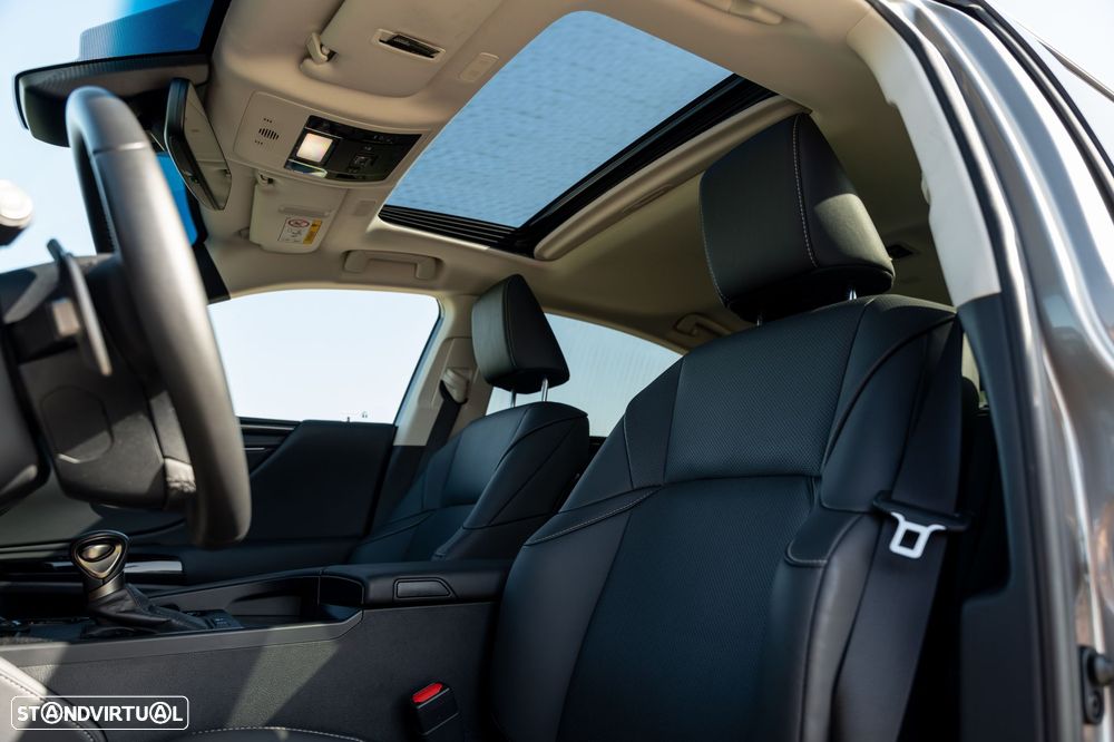 Lexus ES 300h Sport - 15