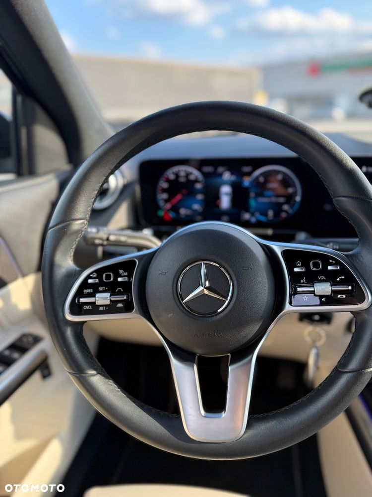 Mercedes-Benz GLA 220 d 4-Matic AMG Line - 9