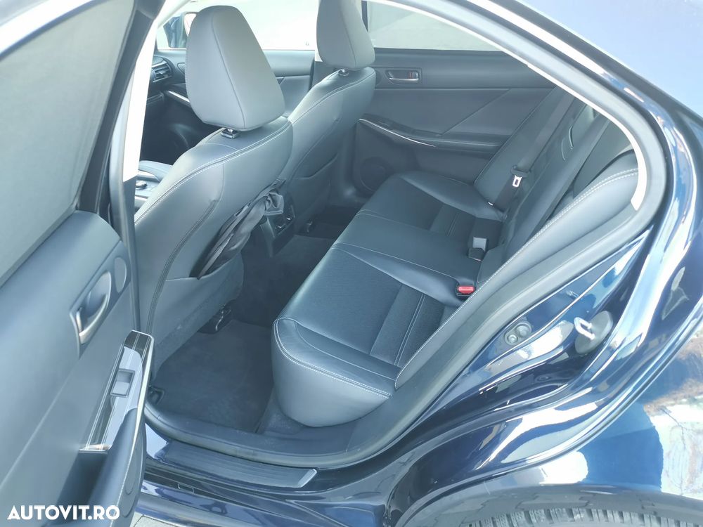 Lexus Seria IS Luxury Line - 16