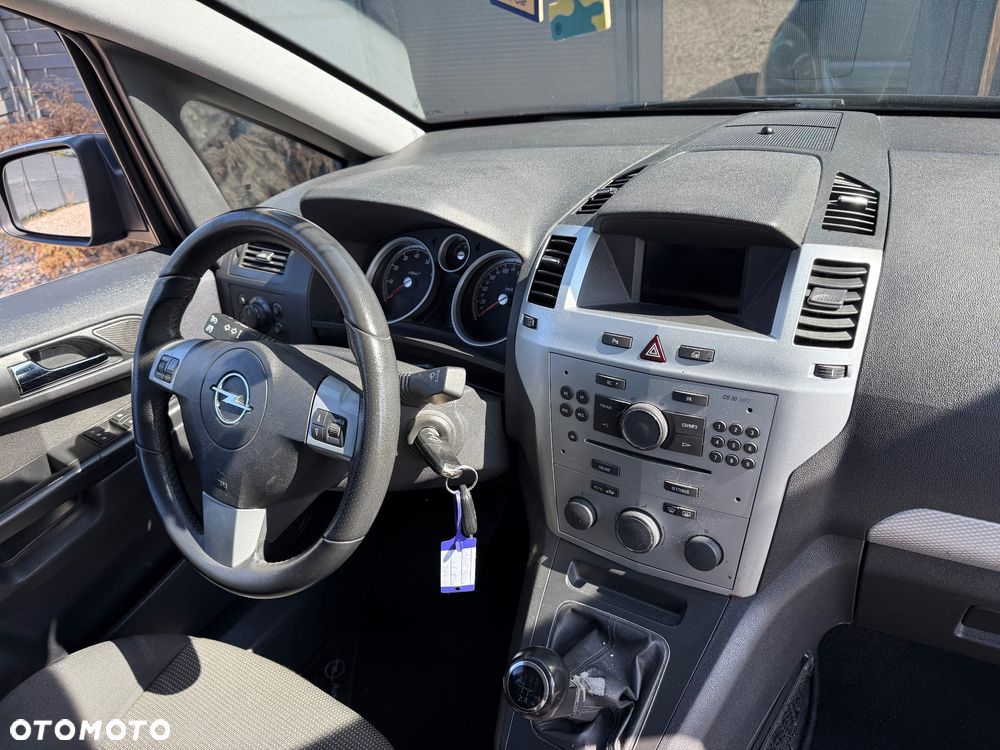 Opel Zafira - 17