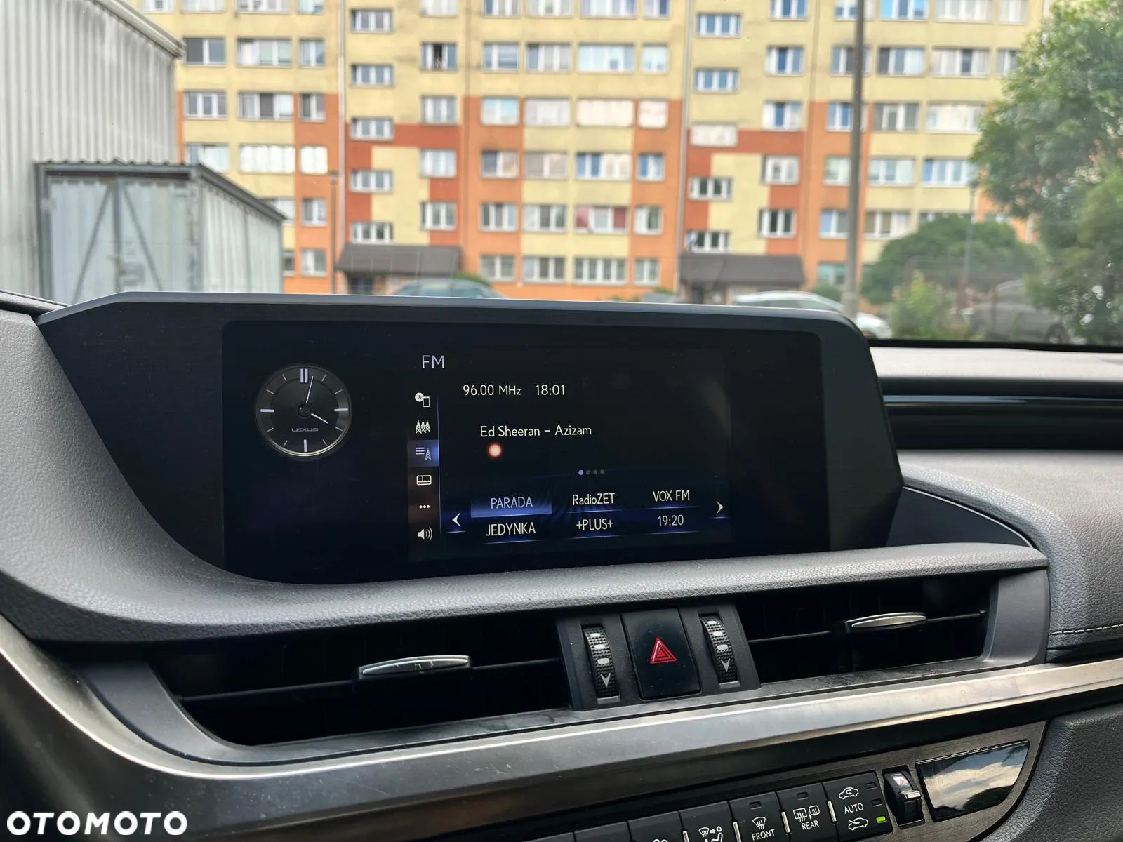 Lexus ES 300h Luxury Line - 30