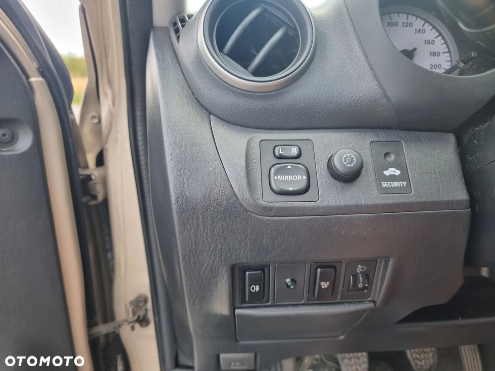 Toyota RAV4 D-4D 4x4 Sol - 9