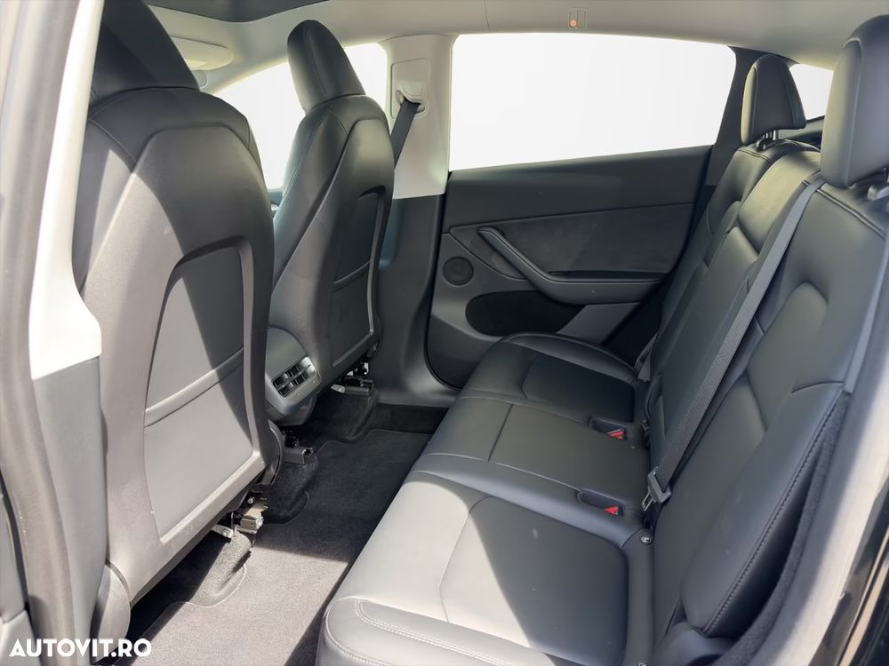 Tesla Model Y Performance Dual Motor AWD - 10