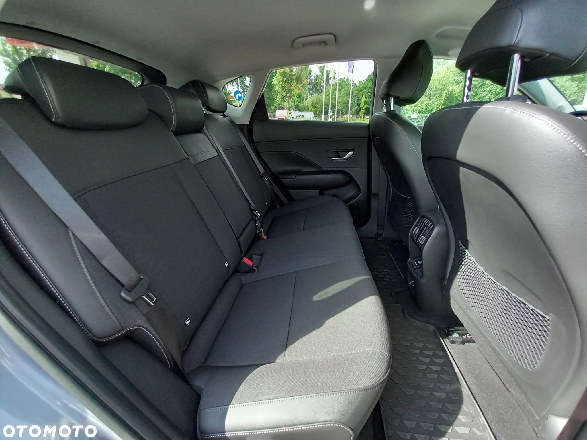 Hyundai Kona Electric 65kWh Executive - 14