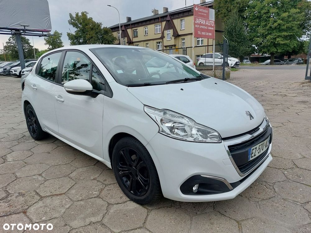 Peugeot 208 - 1
