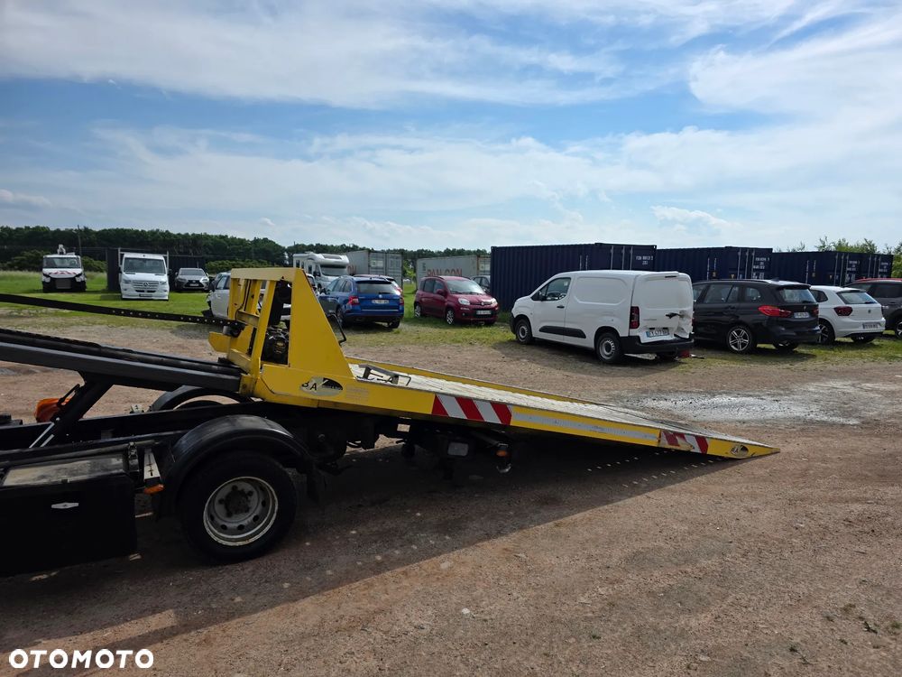Renault Maxity - 18