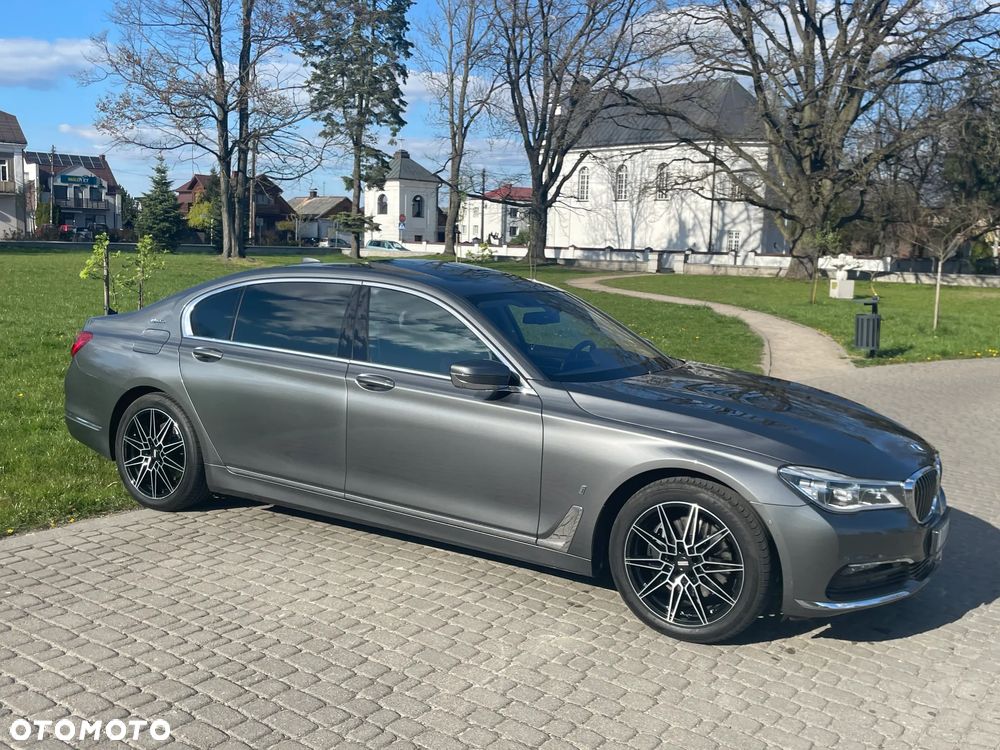 BMW Seria 7 740Le iPerformance - 10