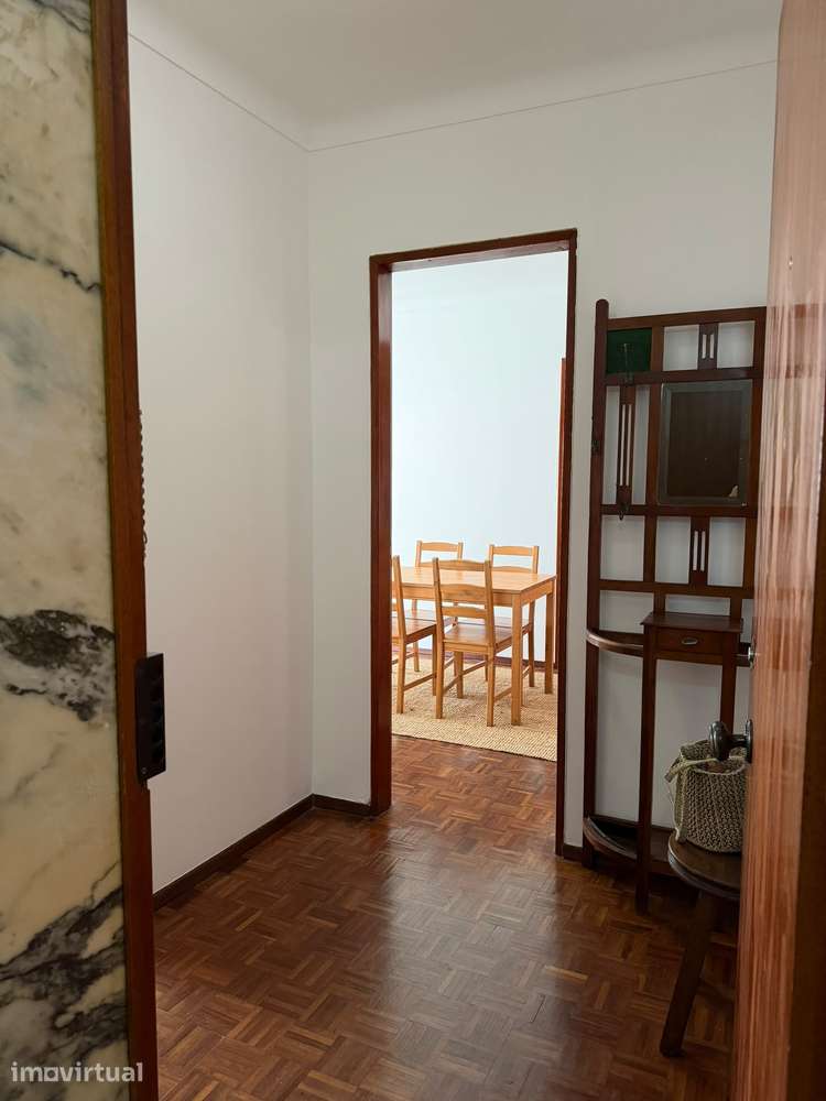 Apartamento T1 junto ao CCC e rodoviária. - Grande imagem: 2/16
