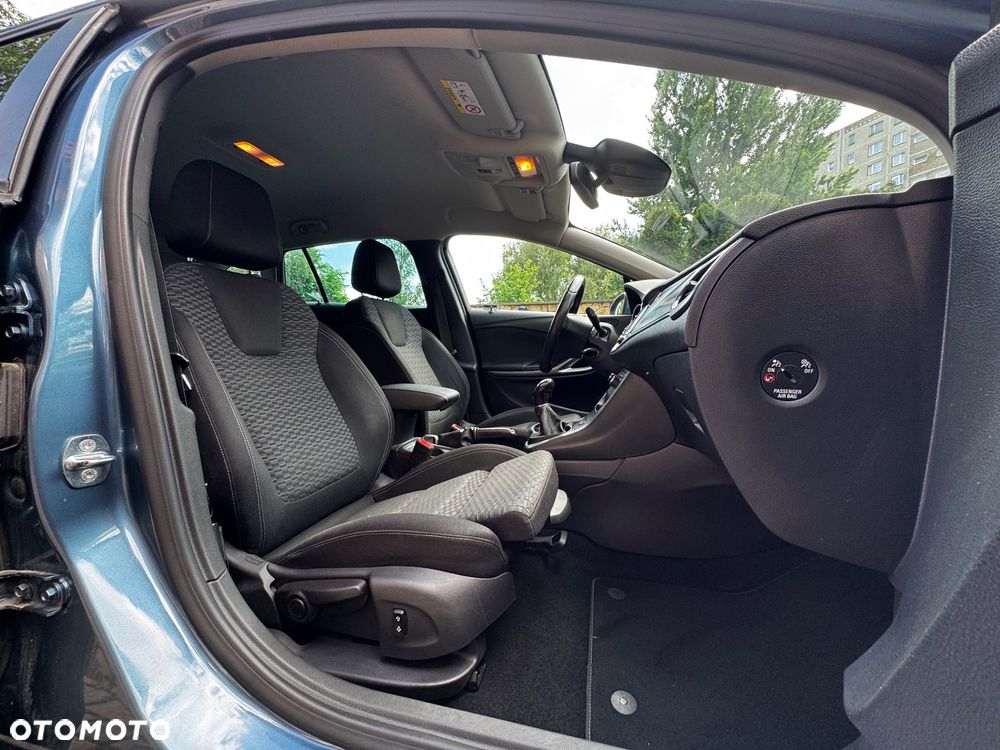 Opel Astra 1.6 CDTI Cosmo - 27