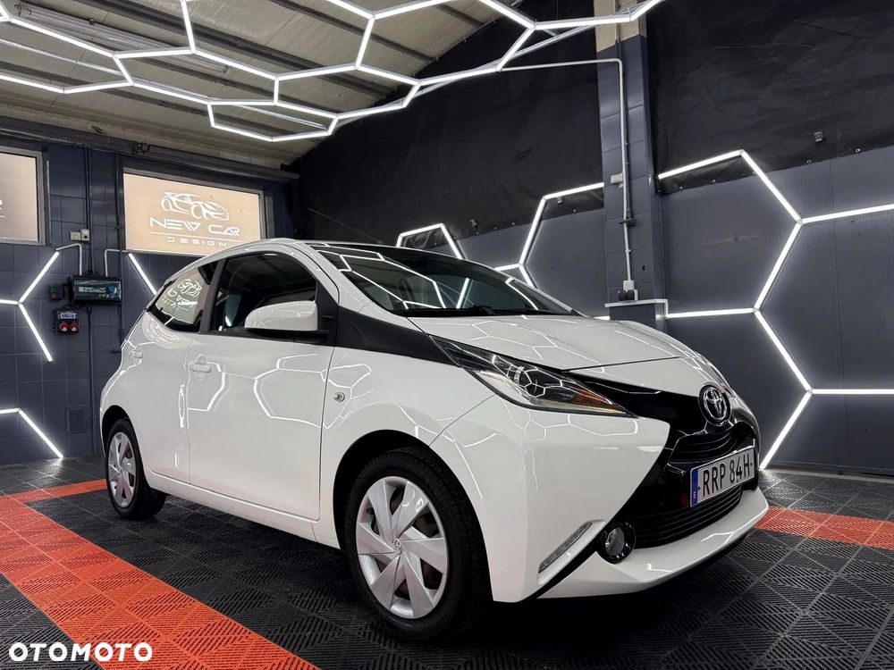 Toyota Aygo x-play touch - 11