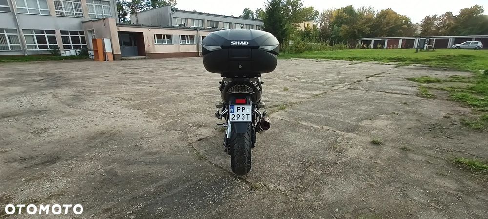 Suzuki GSX - 6