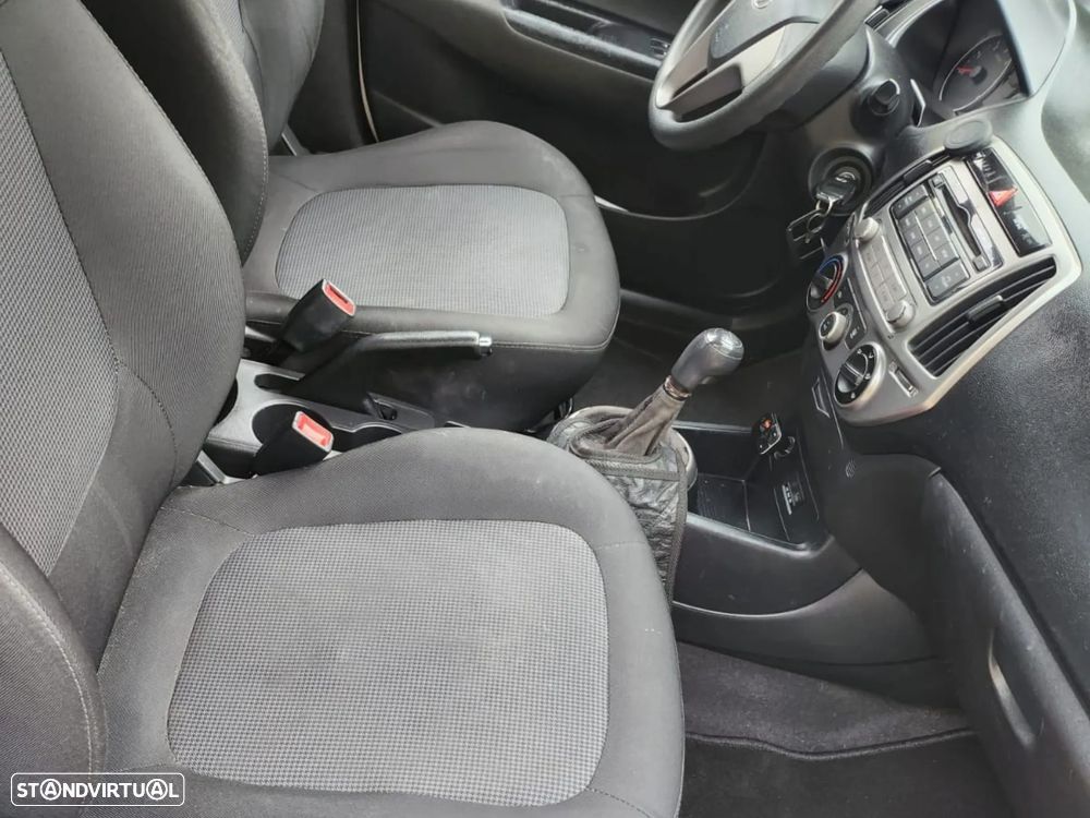 Hyundai i20 - 13