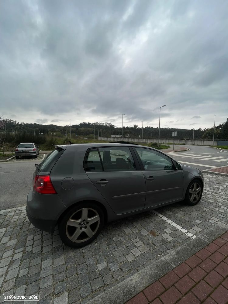 VW Golf 2.0 TDi Confortline - 4