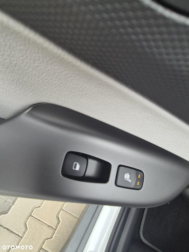Hyundai Kona - 35