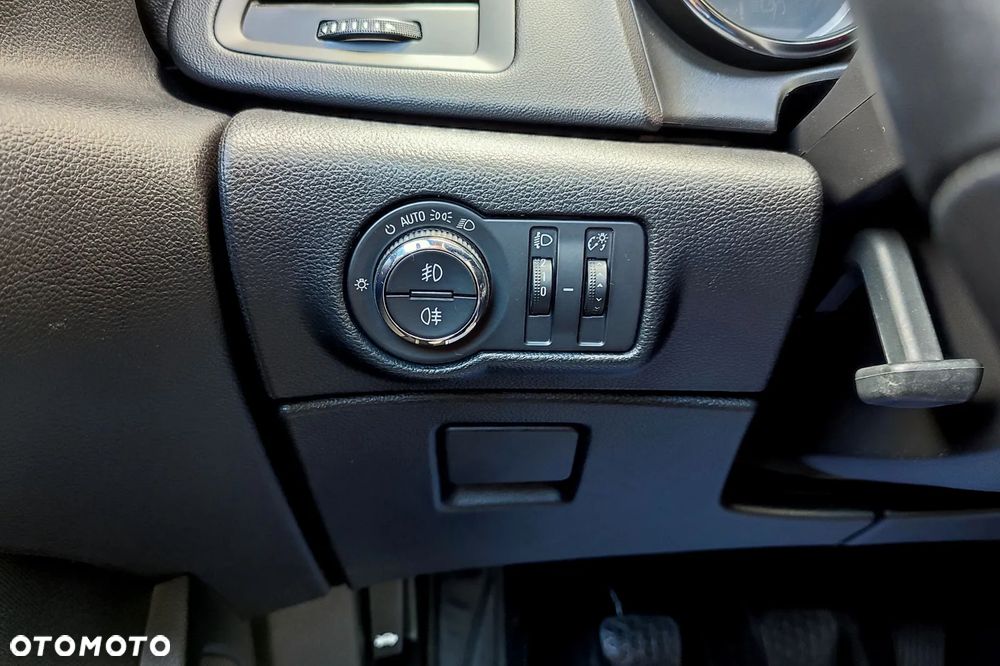 Opel Astra 1.4 Turbo Selection - 29